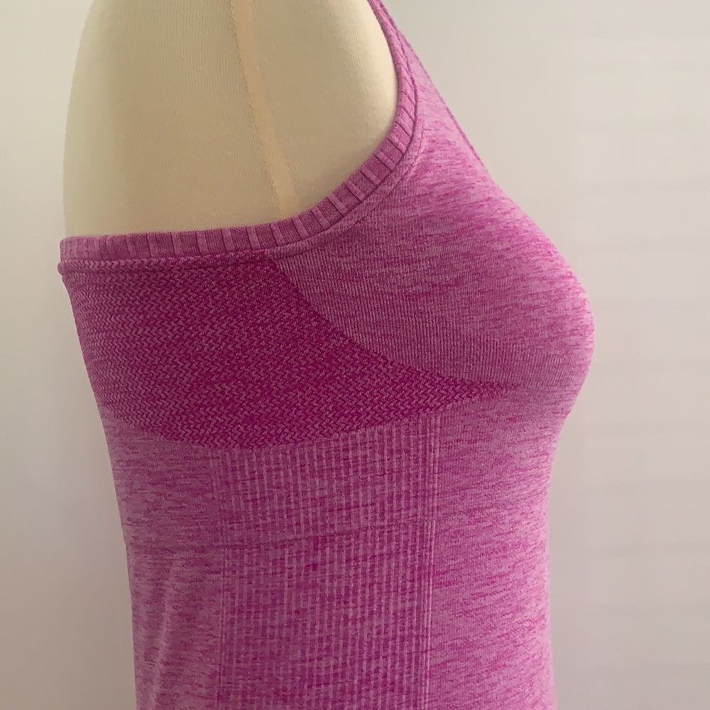 New Balance Racer Back Tank SIZE medium - Picture 4 of 7